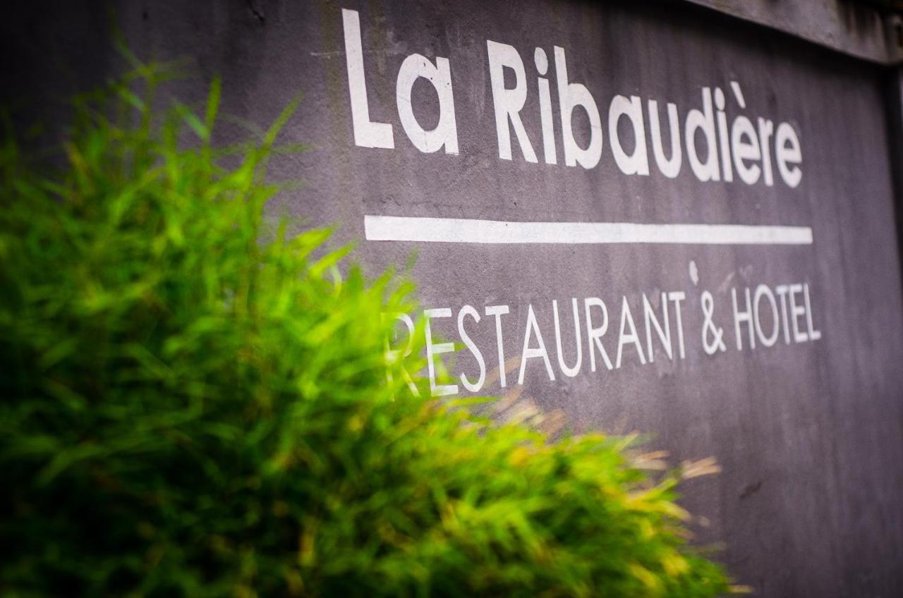 Hotel Restaurant La Ribaudiere อันตานานารีโว ภายนอก รูปภาพ